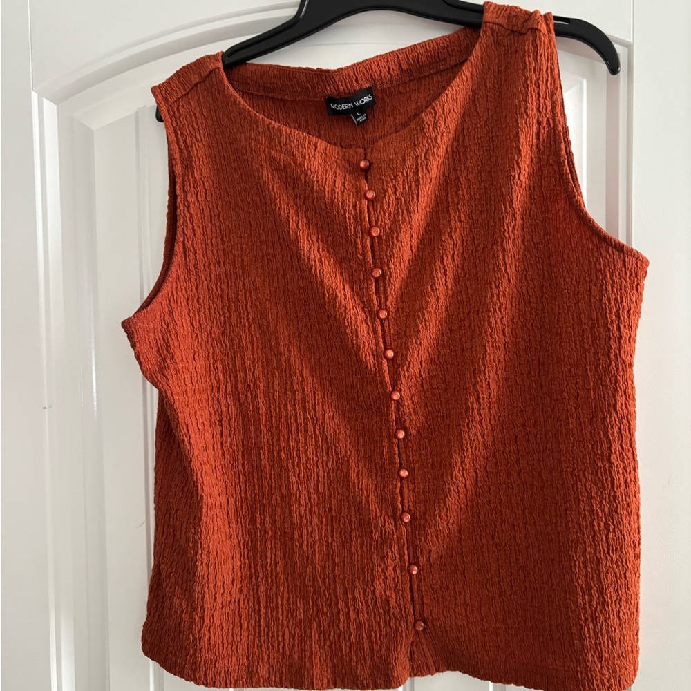 Textured Sleeveless Blouse in Rust by Missing You